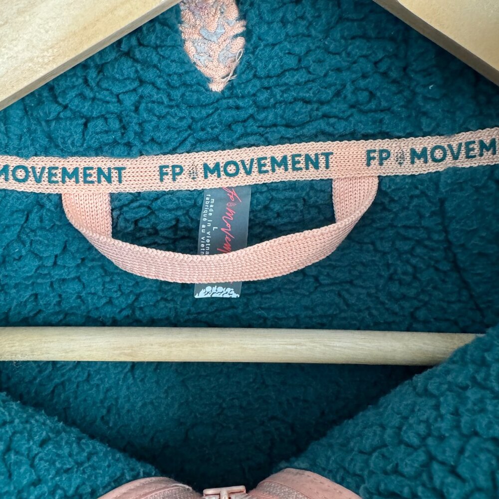 FP Movement Mountain High 1/2 Zip teal & pink size L - Picture 3 of 4